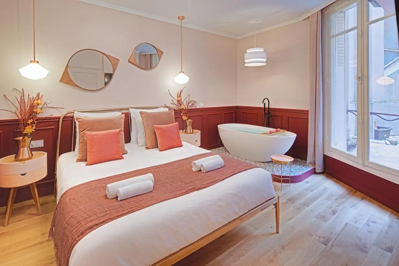 Miss Marguerite Suite Paris France