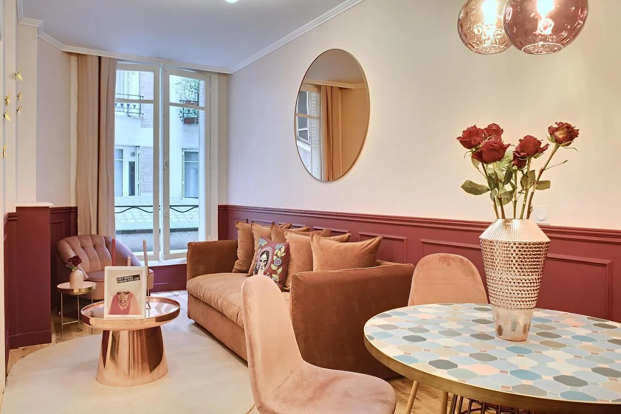 Miss Marguerite Suite Paris